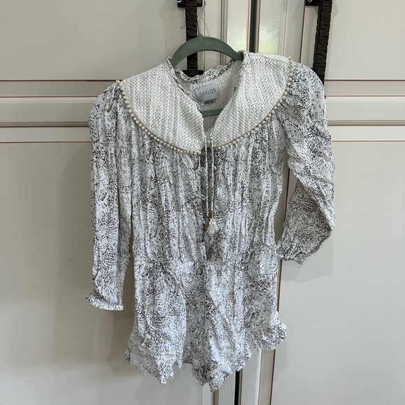 Saylor Lydia Romper (D3) - Picture 3 of 11